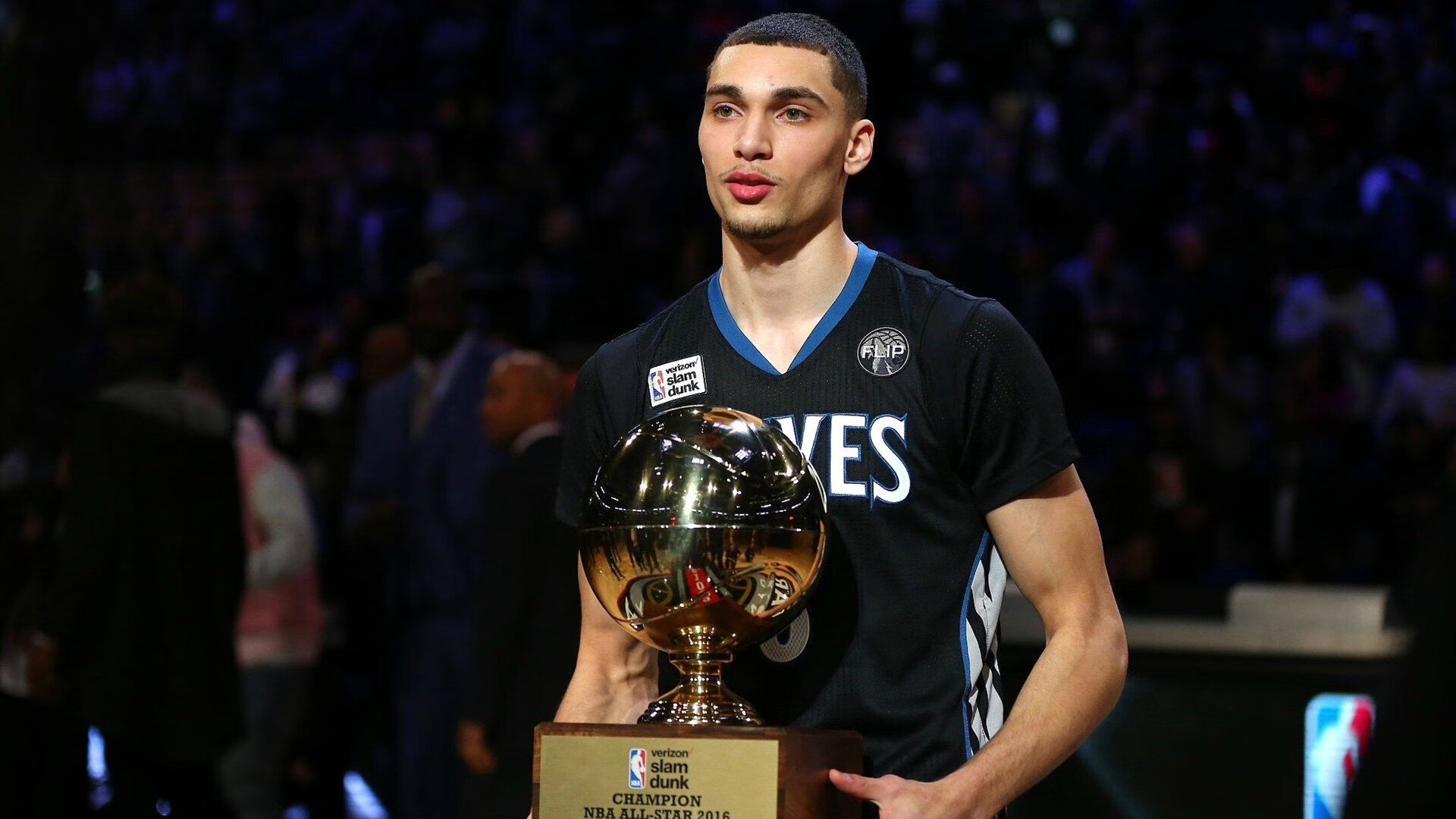 乐鱼体育平台-埃里克·滕哈格或将重返英超！狼队盯上前曼联主帅，能否扭转颓势？